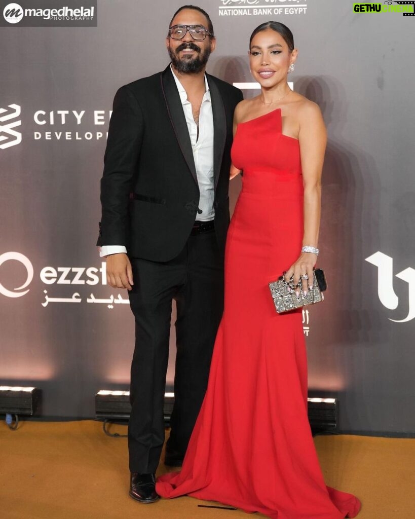 Marwan Younes Instagram - What a night it was 🩵 from the drama festival held in Alamein by @umsegypt with my lovely wife @hendhassan57 Photo by @norayoussef_photography Redcarpet shot by @maged_helal