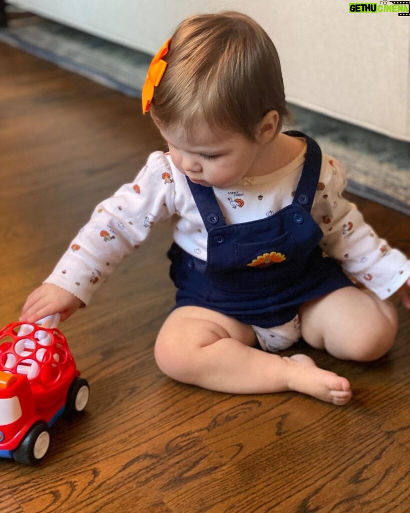 Mary Katharine Ham Instagram - This is my third kid, so I would like my flowers for remembering a 🦃 themed outfit and getting her to wear a 🎀. I forgot her pants and shoes. 🤷🏻‍♀️