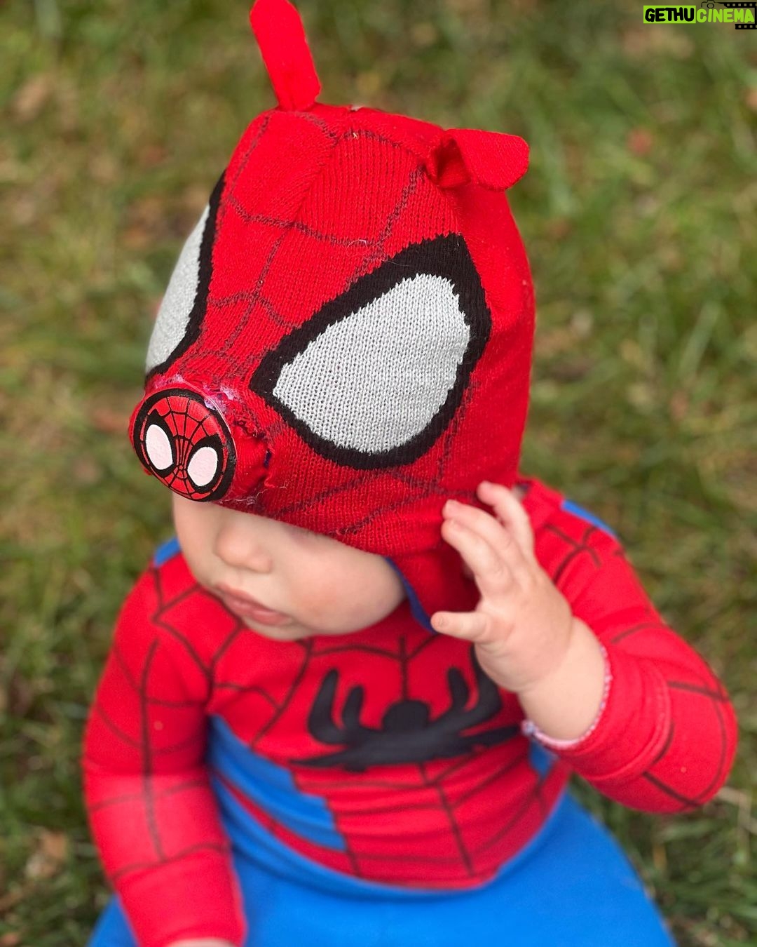 Mary Katharine Ham Instagram - The crew. #intothespiderverse #halloweencostume