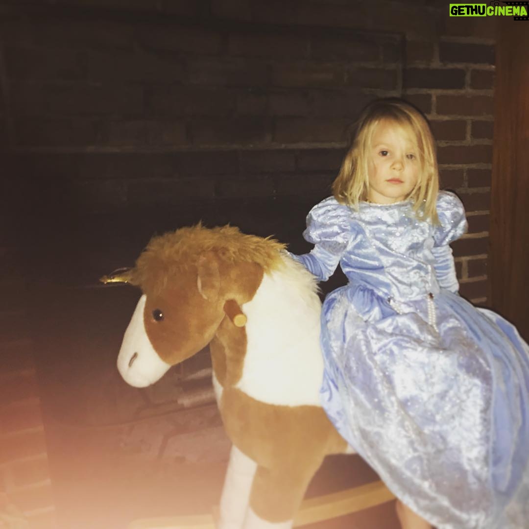 Mary Wiseman - 323 Likes - Sup.