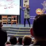 Masih Alinejad Instagram - . باز هم نزدیک انتخابات شد و مسئولین و مقامات با تمام قوا مشغول رونمایی از آخرین دستاوردهای نظام برای کشاندن مردم پای صندوق‌های رای هستند. این ویدئوی رقص در جشنواره امتنان که با هدف تجلیل از کارگران و کارفرمایانان نمونه، در سالن پتروشیمی تبریز با حضور مسئولان کشوری و جمعی از مدیران کارخانجات برگزار شد، توجه کاربران شبکه‌های اجتماعی را جلب کرده است. از برکات نزدیکی به انتخابات یکی هم همین است که رقصیدن و عشوه ریختن زیر تصویر خامنه‌ای و خمینی و در حضور مسئولان کشوری، نه تنها مذموم نیست که خیلی هم زیبا و جالب است. مسئولین فعلا همه طرفدار آزادی و رقص و شادی هستند. بگیر و ببند و پلمب سالن و حکم شلاق و جریمه و زندان و اینها باشد برای بعد از انتخابات! #رای_بی_رای