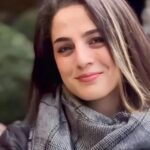 Masih Alinejad Instagram – .
مبارزه زنان با نه گفتن به حجاب اجباری و شکستن قوانین ضد حقوق بشری جمهوری اسلامی، چهرهی شهرها را زیباتر کرده است. زنان سرکشی که از حصار ترس عبور کردهاند و برای باز پس گرفتن حق و حقوقشان هر روز در حال مبارزه هستند.
مبارزه مدنی یکی از روشهای مقاومت مردمی در مقابل حکومتهای دیکتاتوری است. هر کجا میتوانیم نمادها و نشانههای یک حکومت کودککش را بشکنیم و قوانین غیرانسانی و ناعادلانهاش را به چالش بکشیم.
#مبارزه_مدنی
#زن_زندگی_آزادی