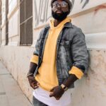 Massengo Júnior Instagram - Nas horas difíceis, jamais baixe a cabeça, porque a solução para o problema não está no chão, mas sim na sua determinação.🤟🏾