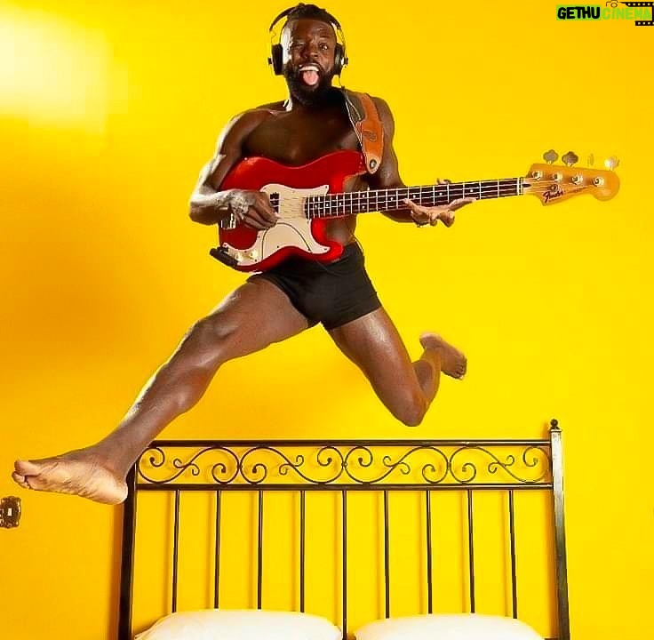 Massengo Júnior Instagram - Parem de deixar de fazer as coisas por medo de dar errado, já deu errado tantas vezes, se der mais uma, foda-se, faz de novo.🤟🏾