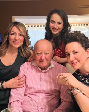 Massimo Boldi Instagram - Christmas in love ❤️🌲
.
#family #christmas #love