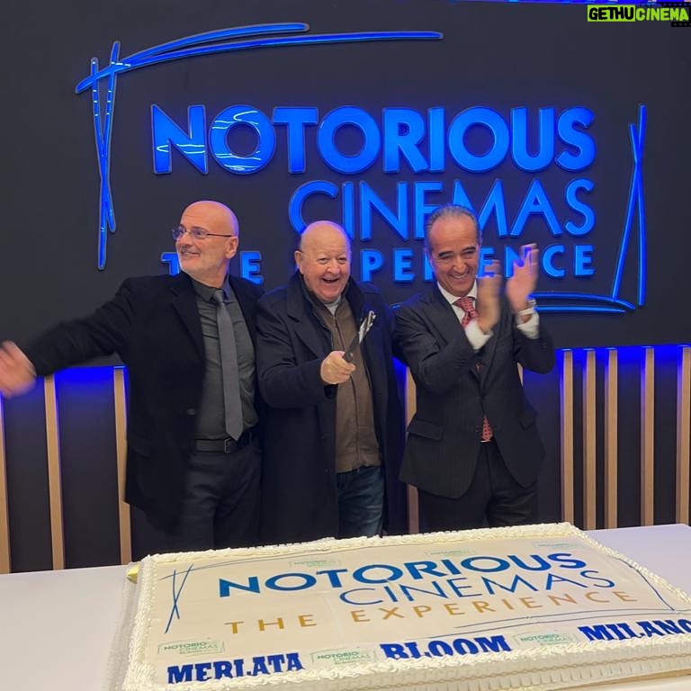 Massimo Boldi Instagram - W il cinema! Ieri inaugurazione delle nuove sale cinematografiche @notoriouscinemas al Merlata Bloom di Milano ππ»πΏπ¬