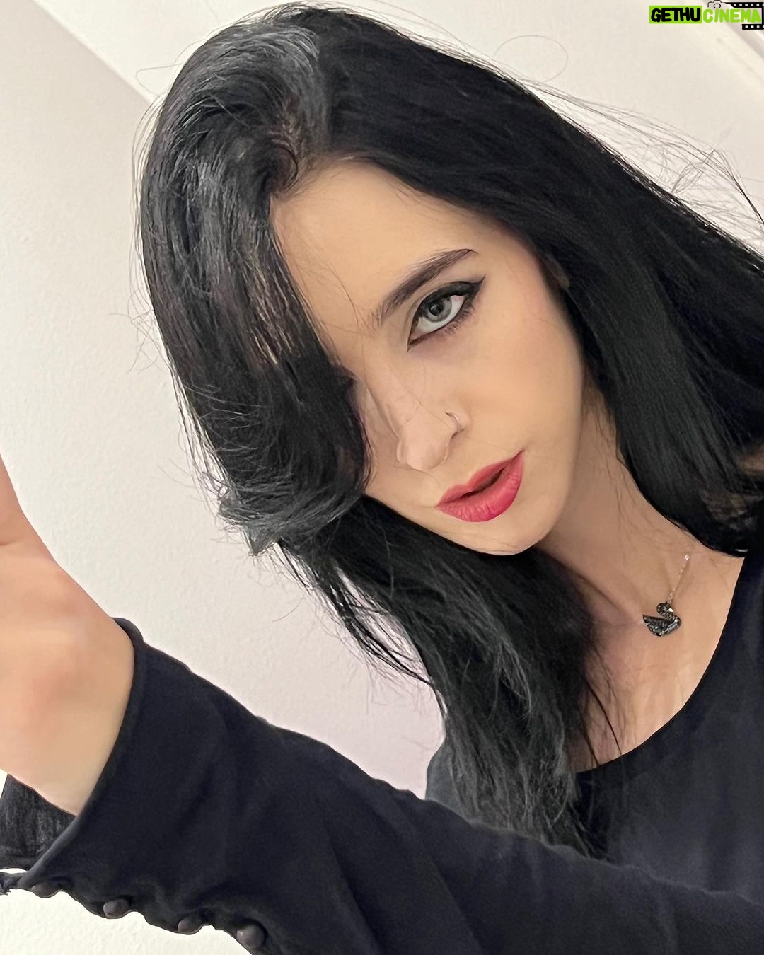 Matilda Morri Instagram - Compilation della mia faccia + visual kei
