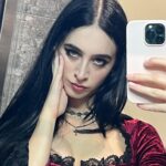 Matilda Morri Instagram - Ho passato un buon weekend tra concerto dei Lorna Shore e cose nerd a Milano Games Week, oggi è martedì e sono ancora vestita uguale
