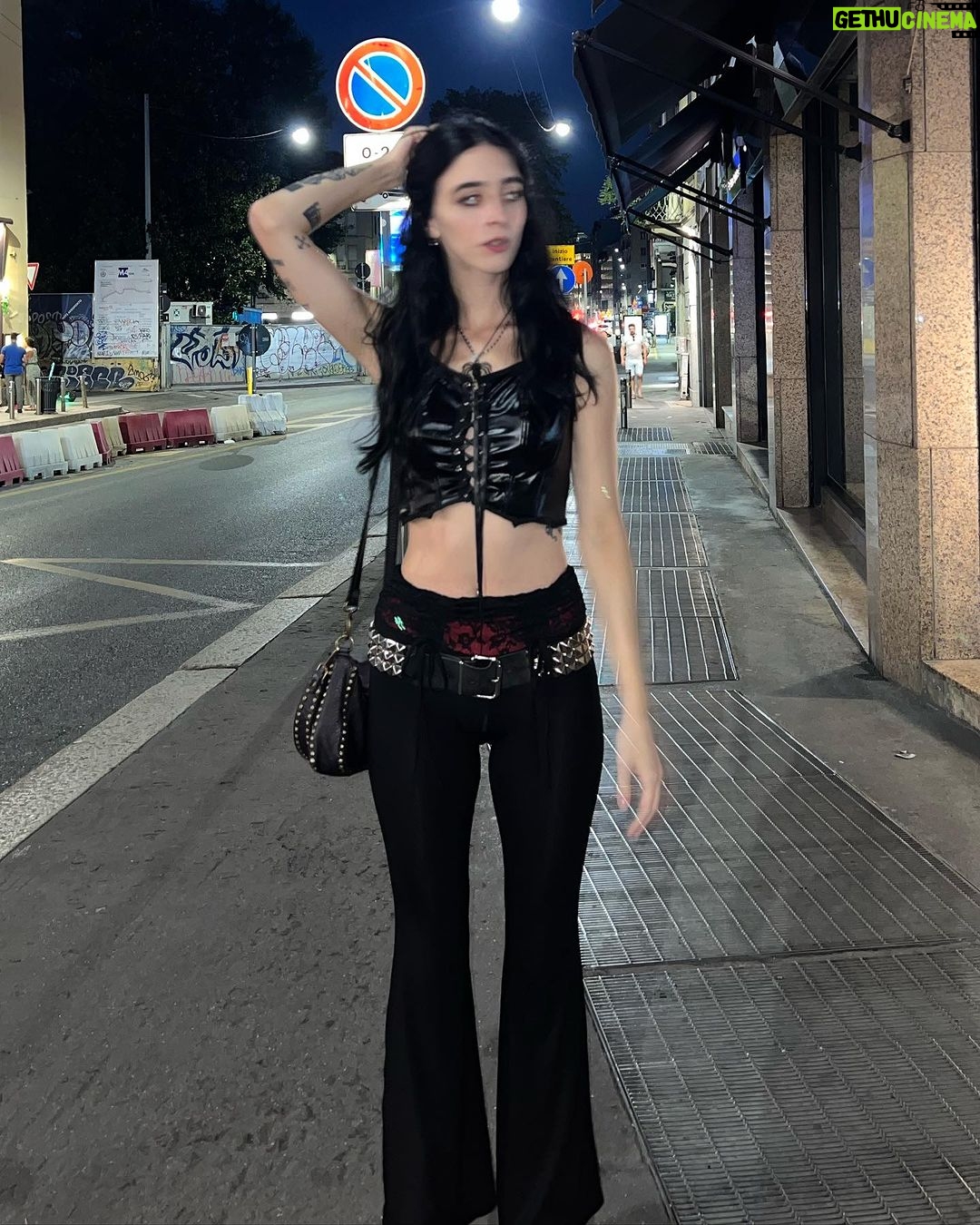Matilda Morri Instagram - Mi limiterò a fare commenti sul tempo tipo “sta per iniziare la stagione migliore dell’anno” perché ho visto che questo tipo di descrizioni sotto ai post va forte tra le influencer Ah e con “stagione migliore dell’anno” intendo l’autunno, ovviamente Milan, Italy