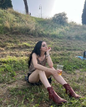Matilda Morri Instagram - Se a 17 anni mi avessero detto che nel 2023 avrei visto i Mötley Crüe e i Guns N’ Roses a distanza di 1 settimana.. beh onestamente ci avrei creduto perché è proprio una cosa da me 💁‍♀️