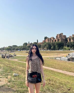 Matilda Morri Instagram - Se a 17 anni mi avessero detto che nel 2023 avrei visto i Mötley Crüe e i Guns N’ Roses a distanza di 1 settimana.. beh onestamente ci avrei creduto perché è proprio una cosa da me 💁‍♀️