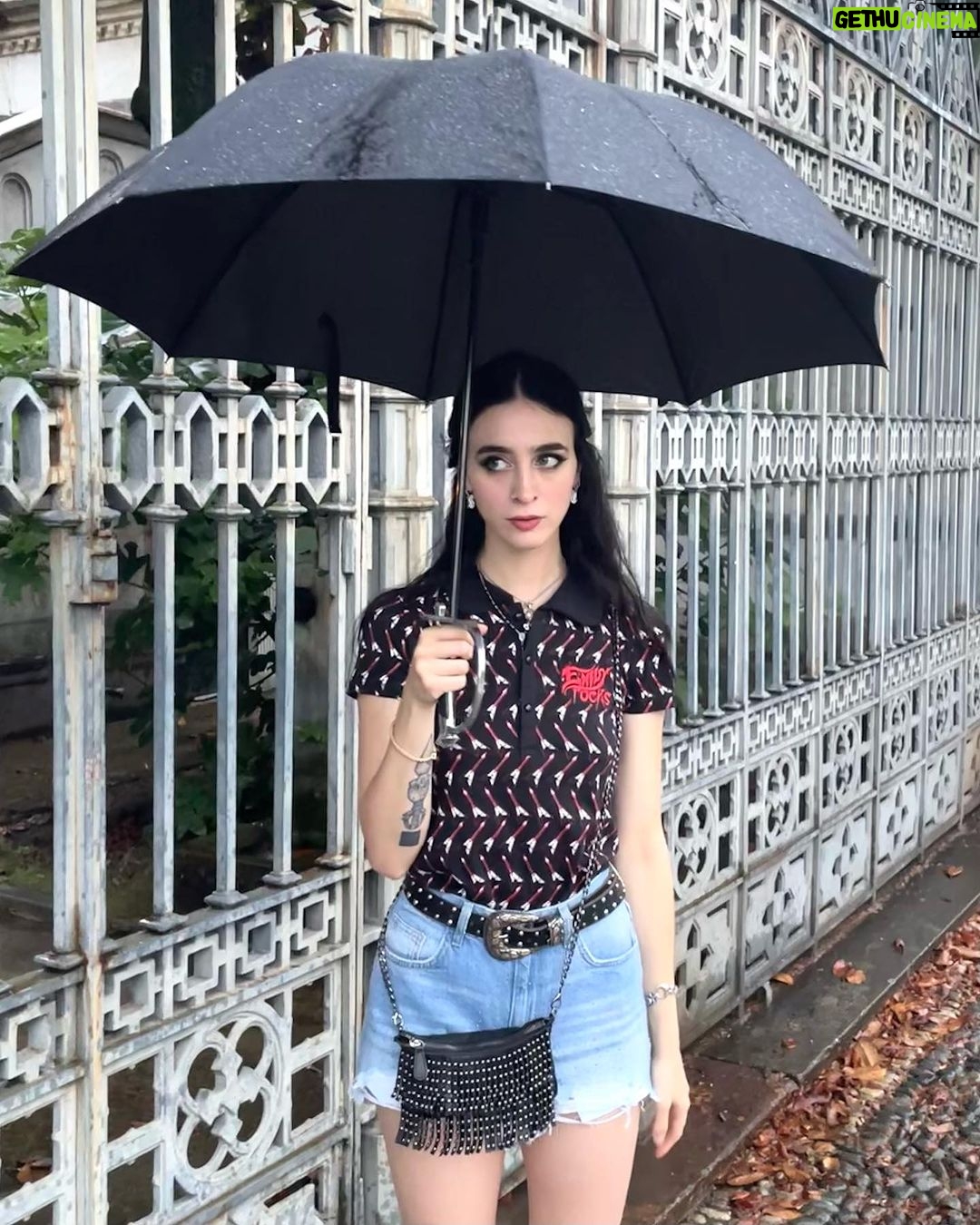 Matilda Morri Instagram - You’re never gonna fit in much, kid Cimitero Monumentale di Milano