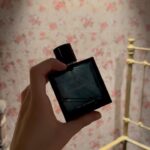 Matilda Morri Instagram - Ho scelto Bleu de Chanel perché è il profumo perfetto per Patrick Bateman (Prossimamente vedrete anche uno stand dedicato a me se continuate a usare profumi di m**** 🔪) Mostra Serial Killer