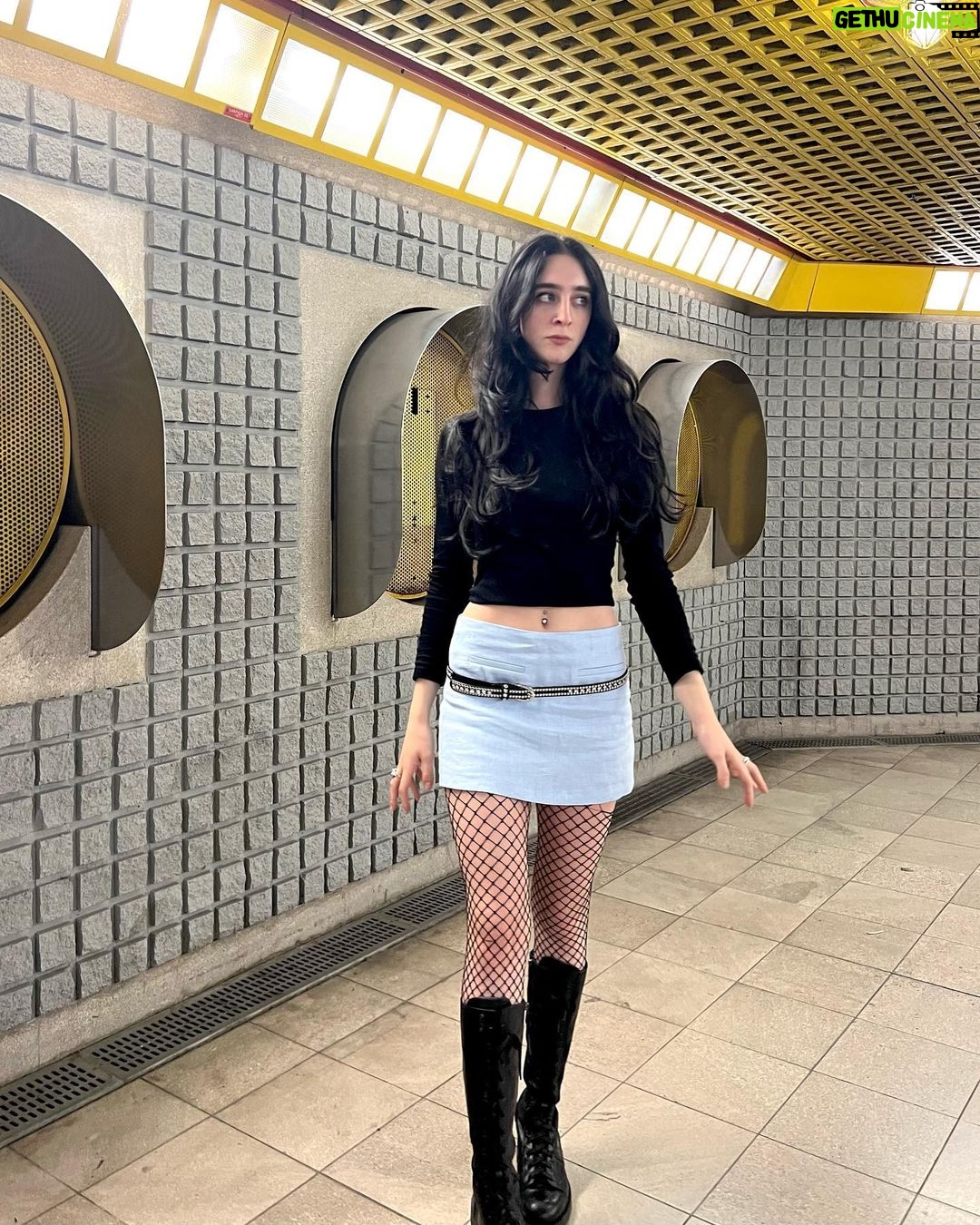 Matilda Morri Instagram - S = KB· log W Milan, Italy