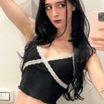 Matilda Morri Instagram - Weekend tra Pu$$y dei Rammstein, Animal Crossing e Christopher Nolan. Dirige l’orchestra il maestro Yngwie Malmsteen 🎸