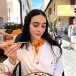 Matilda Morri Instagram - La differenza tra me e Giulio Cesare è che io Imperatrice lo sono davvero. Lui invece no Roma