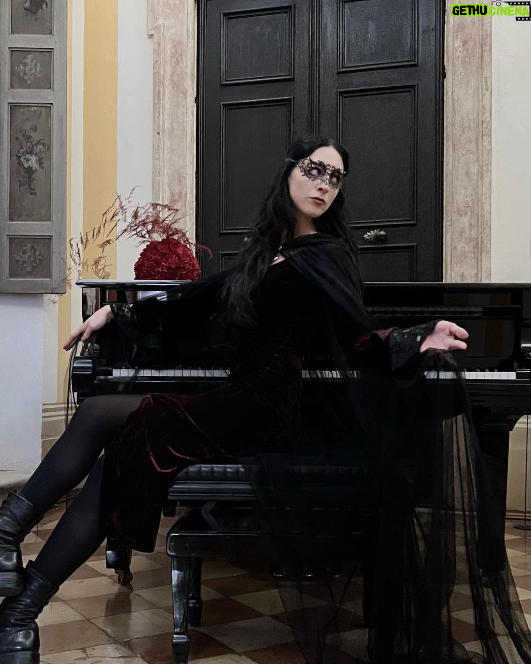 Matilda Morri Instagram - Ouverture Verona, Italy