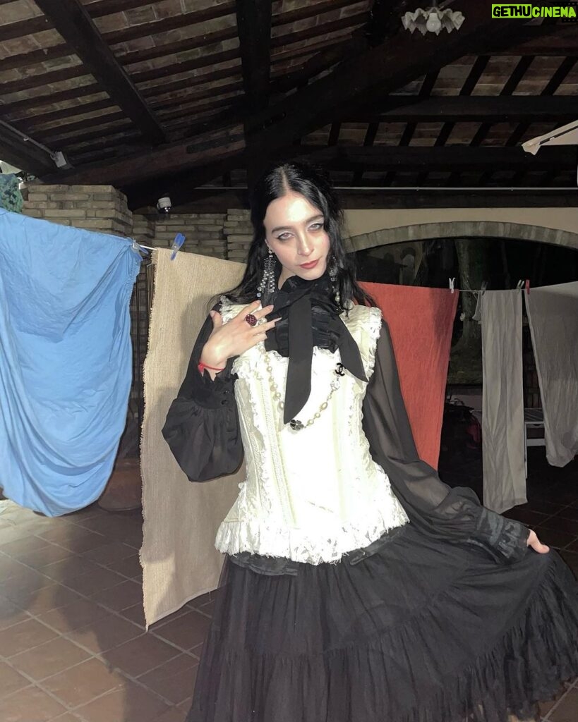 Matilda Morri Instagram - Starting 2024 as an old Victorian ghost doll: