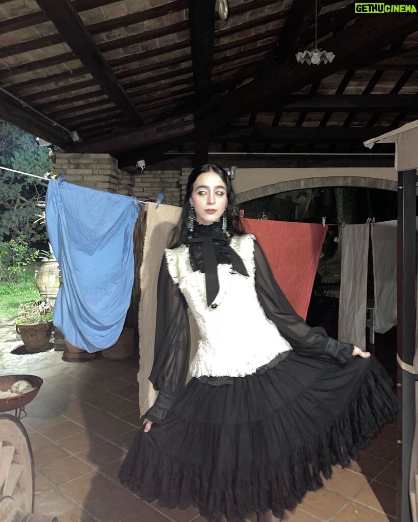 Matilda Morri Instagram - Starting 2024 as an old Victorian ghost doll: