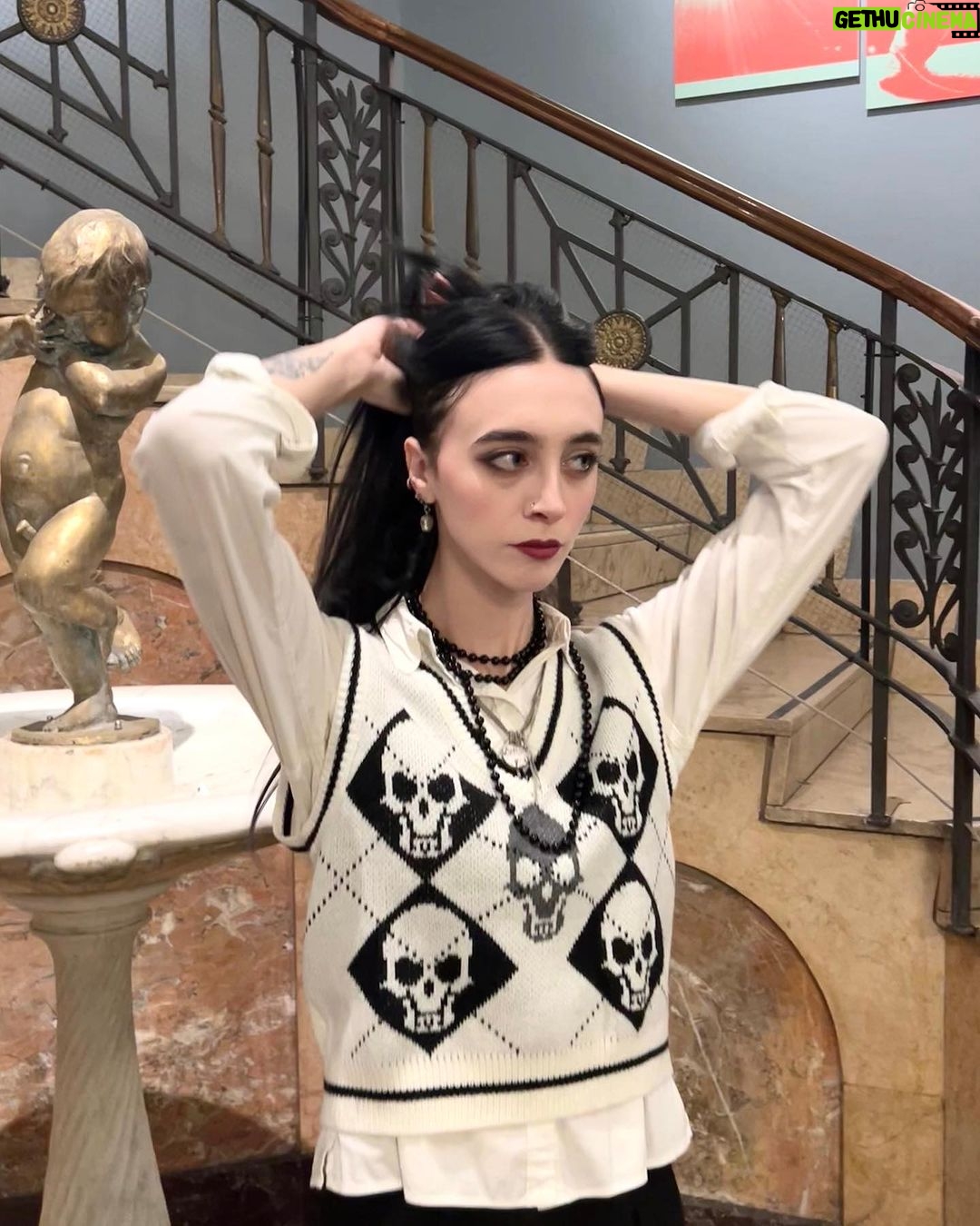 Matilda Morri Instagram - Sono andata al cinema a vedere il film su Napoleone. Ok non male come imperatore, peró io sono più cool
