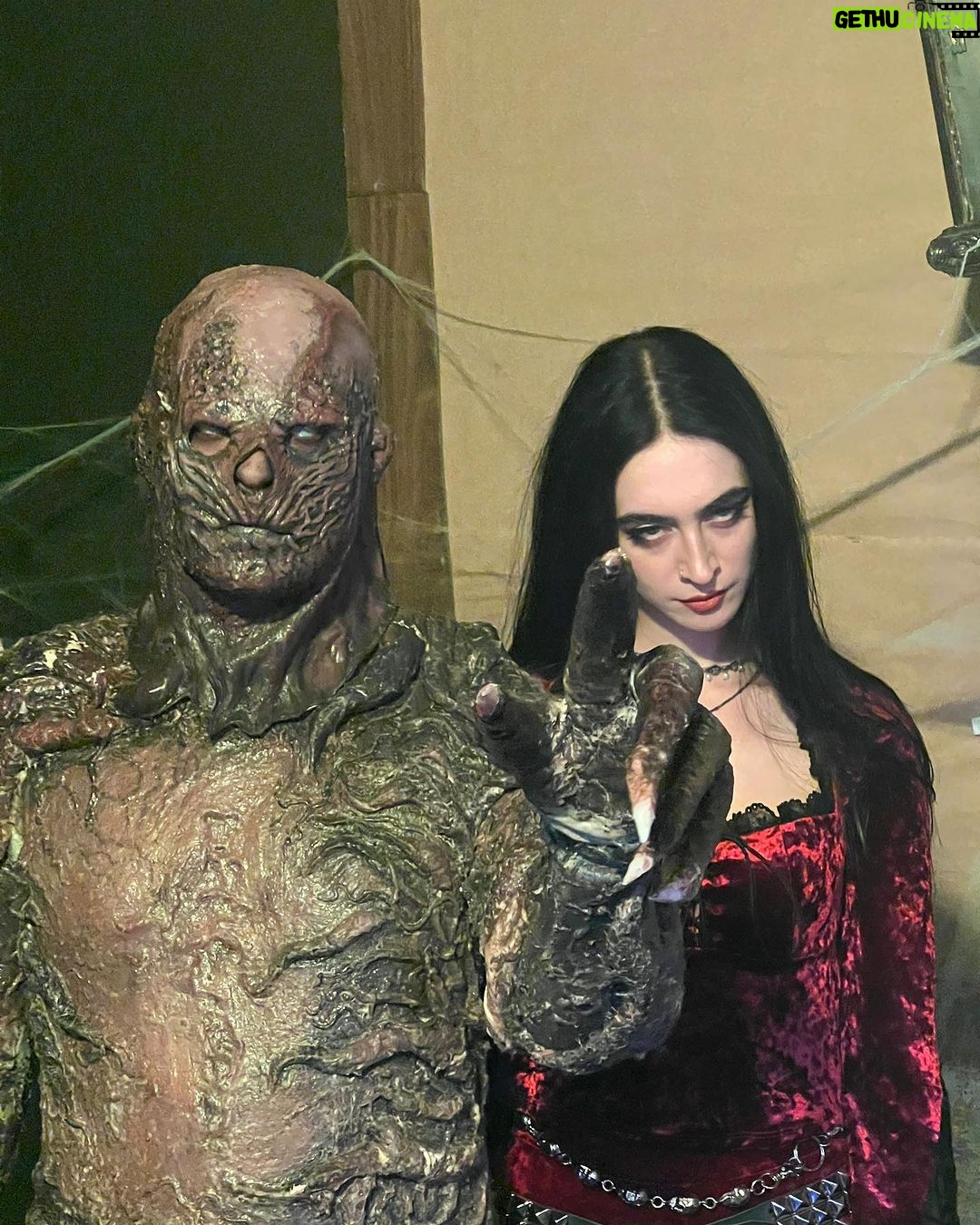 Matilda Morri Instagram - Ho passato un buon weekend tra concerto dei Lorna Shore e cose nerd a Milano Games Week, oggi è martedì e sono ancora vestita uguale