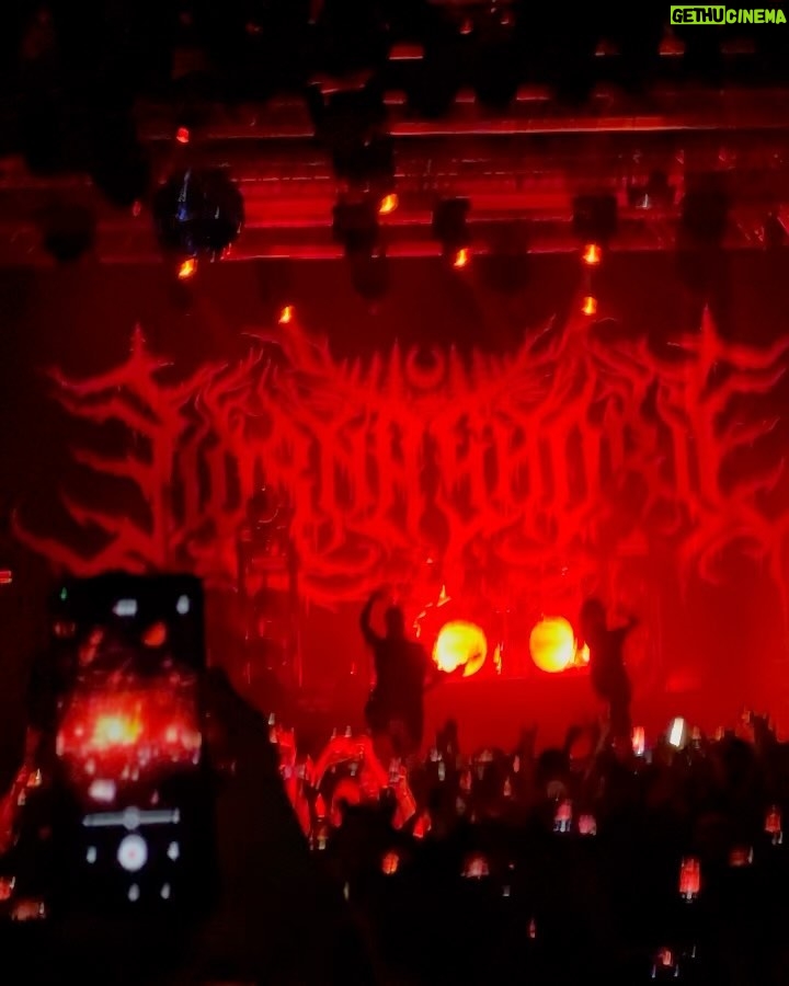 Matilda Morri Instagram - Ho passato un buon weekend tra concerto dei Lorna Shore e cose nerd a Milano Games Week, oggi è martedì e sono ancora vestita uguale