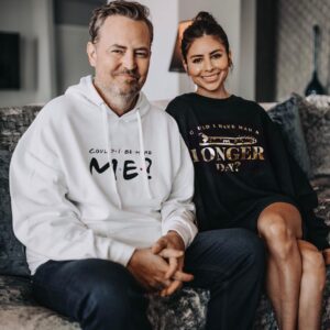Matthew Perry Instagram - Ready for the long weekend and an even longer bath! After a week like this, I know my team is! Shop the entire collection and let the relaxation begin! (link in bio)