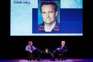 Matthew Perry Instagram - First stop on book tour! Huge thanks to all of you who showed up and a special shoutout to @mrjesscagle for joining me. This whole experience has been surreal so far and I couldn’t have done it without you. #friendsloversbook