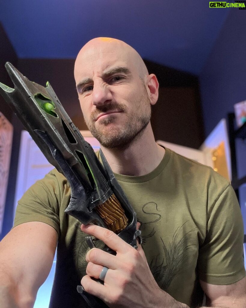 Matthew Rehwoldt Instagram - OK nerds sound off… what’s the geekiest thing you own in your collection at home? 🤟 Me and my trusty Thorn from Destiny 2 or waiting for your answer …