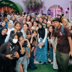 Maudy Ayunda Instagram - Keseruan di Makassar beberapa waktu kemarin. 💕 Seneng bgt bisa cerita-cerita lebih banyak tentang @fromthisisland dan temen2 bisa nyobain produknya secara langsung juga. 🥹 Btw, hari ini hari terakhir kalian bisa cobain the Power Glow Set secara langsung di Lazada 12.12 Pop Up Festival orr you can also get it online di aplikasi @lazada_id. 🫰