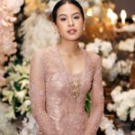 Maudy Ayunda Instagram - Bridesmaid season. Wore a custom kebaya by @askyfebrianti. Really loved how it turned out, thank youuuu 💕