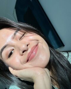 Maudy Ayunda Instagram - Feeling extra glowy and plump but now u know why. 🤭