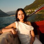Maudy Ayunda Instagram – Hints of Como lingering on my skin. What beautiful, powerful solitude. 

Onirique. @alchemist.fragrance Lake Como, Italy