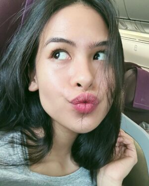 Maudy Ayunda Instagram - Skin feelin plumpy. 🏝️