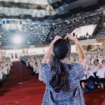 Maudy Ayunda Instagram - Talkshow rasa konser. 😂 Selamat untuk ribuan MABA IPB, thank you for your energy!!! These coming memorable years is such a good opportunity to learn, make mistakes, and grow. Went home and read the notes you gave me 🥹❤️