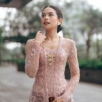 Maudy Ayunda Instagram - Bridesmaid season. Wore a custom kebaya by @askyfebrianti. Really loved how it turned out, thank youuuu 💕