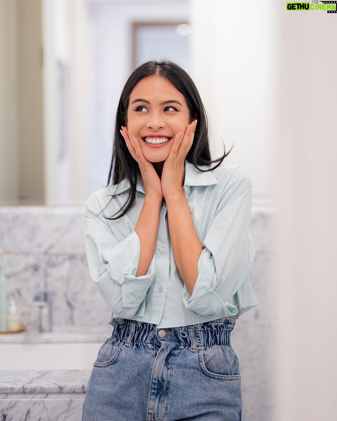 Maudy Ayunda Instagram - All smiles approaching the weekend! Lately aku lagi suka banget pakai @klar.smile Purple Teeth Whitening Booster aka concealer buat gigi! Such a handy product to get rid of stains on your teeth. 🦷 Pas banget nih udah mau 11.11, so don’t miss out on their promos ya! Bakalan ada diskon and flash sale at KLAR Official Stores. Go check them out. 🤍