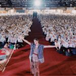Maudy Ayunda Instagram - Talkshow rasa konser. 😂 Selamat untuk ribuan MABA IPB, thank you for your energy!!! These coming memorable years is such a good opportunity to learn, make mistakes, and grow. Went home and read the notes you gave me 🥹❤️