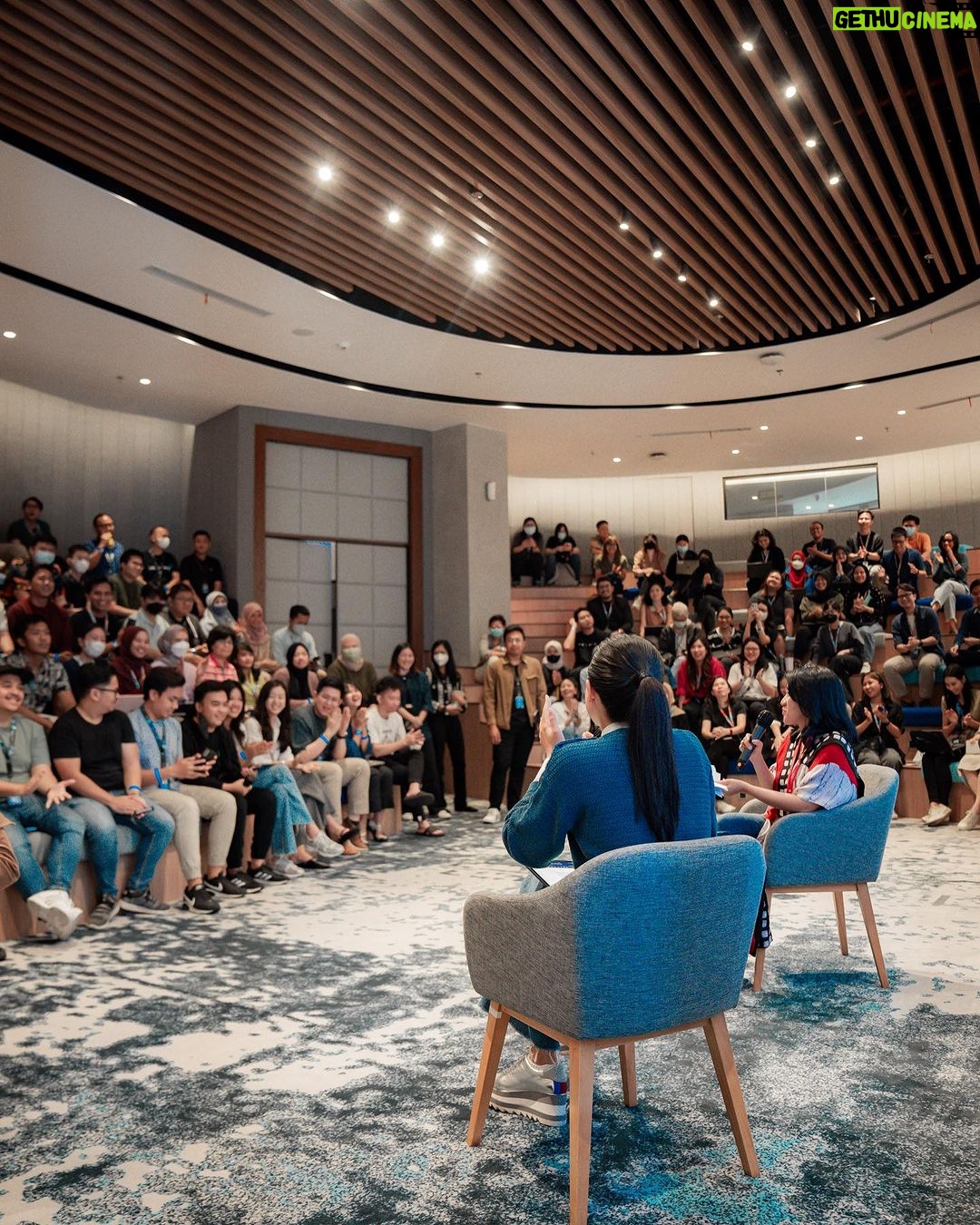 Maudy Ayunda Instagram - Had the most wonderful time with @humansoftraveloka the other day. Thank you for having me come to campus to share some of my public speaking strategies - hope it was a useful session! 🤍