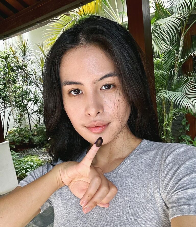 Maudy Ayunda Instagram - A little apprehensive about this election, but regardless - using our voice is important. Hope you voted today! Fingers crossed for a fair one.