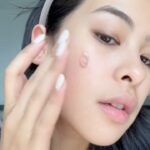 Maudy Ayunda Instagram - My morning skin routine - narrated by @jessechoi_ 🤣 And starring my babies @fromthisisland
