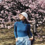 Maudy Ayunda Instagram – Tokyo stroll in my new fave drapey denim pants. 🌸 Shinjuku Gyoen National Garden