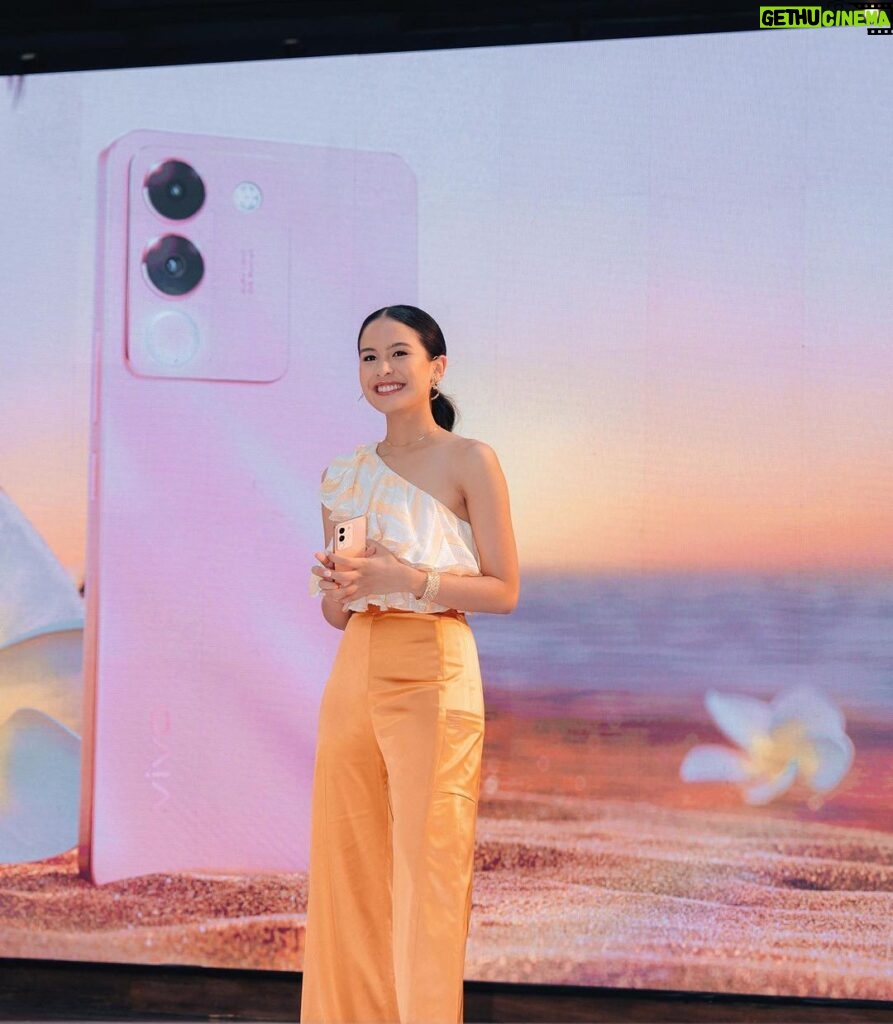Maudy Ayunda Instagram - With the latest addition to the vivo V29 series, in Rose Gold. Can’t wait to create memories with this lil’ cutie. #vivoV29Series #UltimatePortraits @vivo_indonesia