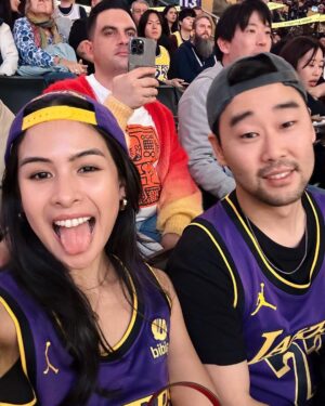 Maudy Ayunda Instagram - Date night. 🏀

My prediction was right, Lakers won by 20+, u loseee @jessechoi_