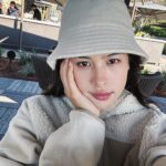 Maudy Ayunda Instagram - Mikirin proyek-proyek seru di tahun 2024. Tebak apa ajaaa?