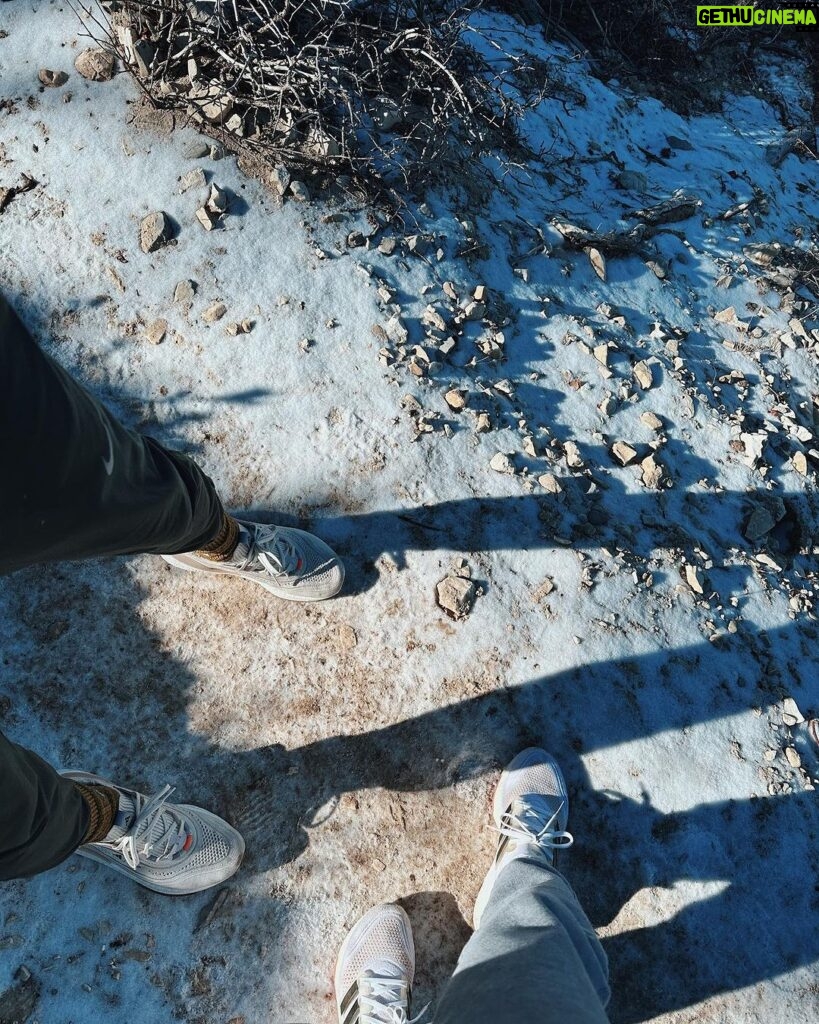 Maudy Ayunda Instagram - The Hike: Choi family edition ☀️🏞️ Big Bear Lake, California