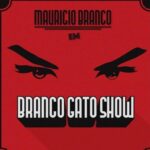 Maurício Branco Instagram - Dia 14 de Julho ( Quinta - Feira) as 21 hs no Clube Manouche / Casa Camolese . Só vou começar a miar depois que você entrar!! Link de vendas na minha Bio aqui do instagram ou ingressos na hora do show. * Branco Gato Show Clube Manouche - Casa Camolese Data : 14 de Julho ( Quinta - Feira) Horario: 21 hs Local : Rua Jardim Botânico , 983 ou acesso pelo estacionamento do Jóquei. Portão - Praça Santos Dumont ) * Com Mauricio Branco , Bruno Araujo ( Baixo ) e Nani Dias (Guitarra ) Texto : Mauricio Branco & Ana Paula Camarinha Direção : Ana Paula Camarinha Maquiagem : Aline Antonoff Produção Executiva : Andréa Alves Fotos : Marcia Moreira Assessoria de Imagem : Dobbs Scarpa . Arte Cartaz : Francisco Trautmann Apoio : Mod Markus Costa , Monica Linhares ( Dermatologia Avançada ) e BG Studios @bruno7araujo @nanidias @anacamarinha @deinhaalves_ @aline_antonoff @kiko_shibuya @marciamor @ramonerj