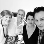 Maurício Branco Instagram - Dia das mães a bordo de minha irmã Marcia que manda descer nos Vinhos , Doces e Canapés . Na foto a sogra dela Eliane , nossa Mãe e moi , culpado no ultimo, porque exagerei na comida que estava incrivel .