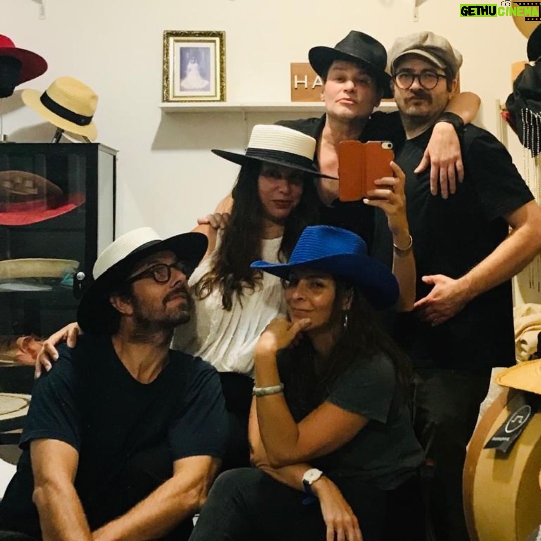 Maurício Branco Instagram - Noite de Chapéus no Ateliê da Barbarah @barbarah