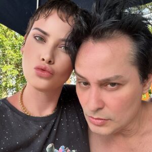 Maurício Branco Instagram - Eu e Mayana . Piscina . Amo